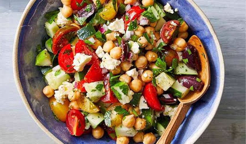 Daily salad lunch helped improve energy and appetite
