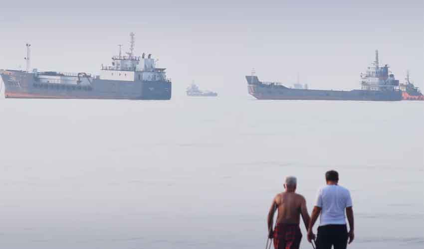 Fewer vessels travel through Hormuz after US resumes blockade