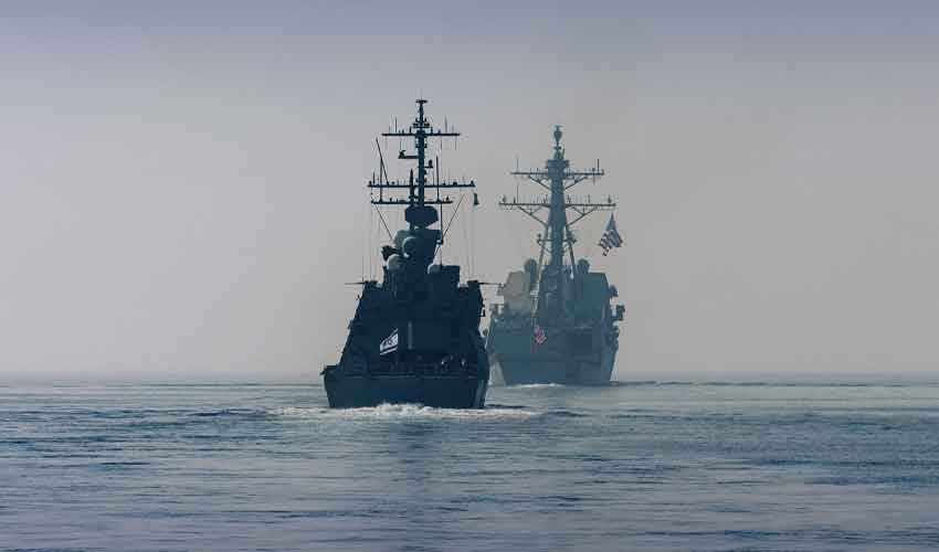 Iran warns US warships against entering Persian Gulf