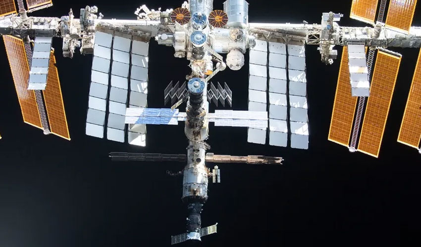 NASA astronauts briefly shelter in SpaceX Crew Dragon