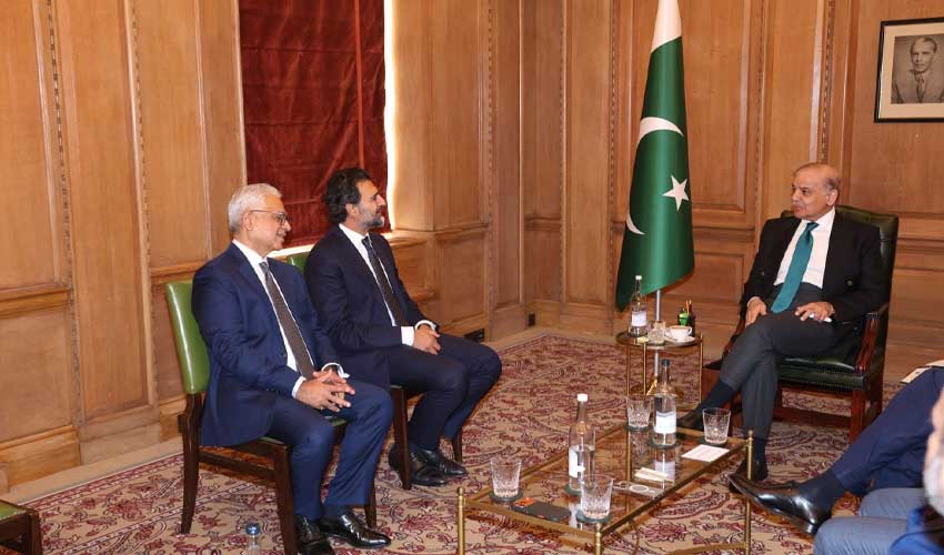 Photo: samaa.tv PM Shehbaz holds talks with global financial institutions in UK
