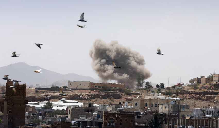 Saudi coalition strikes Houthi targets in Yemen's Hodeidah