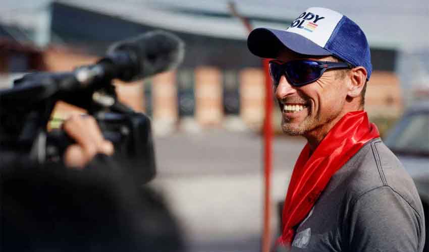 Briton makes record Everest climb, two die on mountain