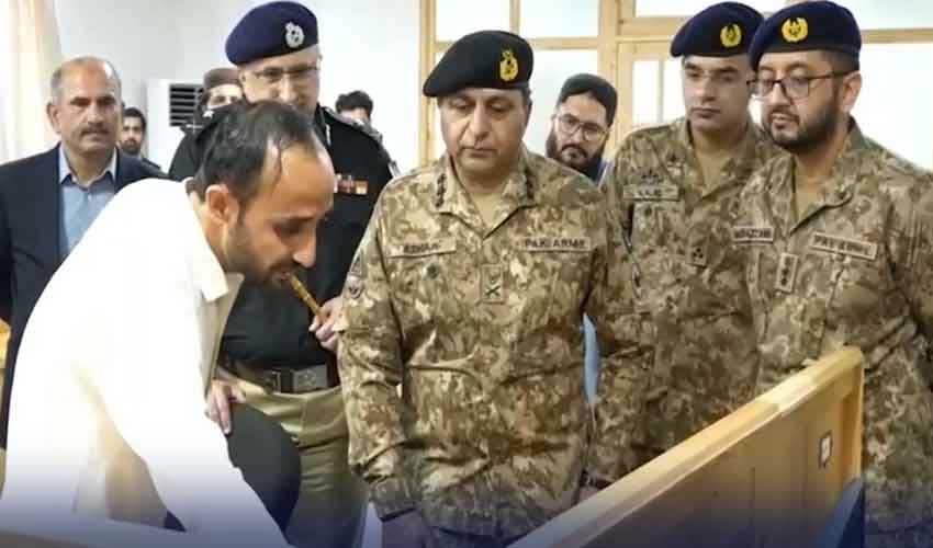 Exemplary cooperation continues between Pakistan Army, police in KP