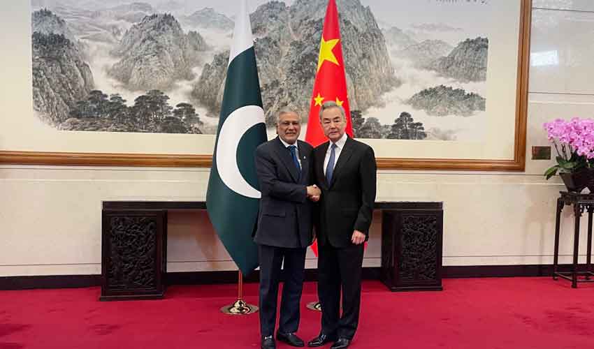 Dar, Chinese minister talk serious Middle East situation, regional issues