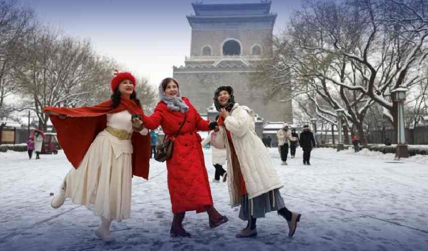 Cold wave freezes most of China, shutting highways