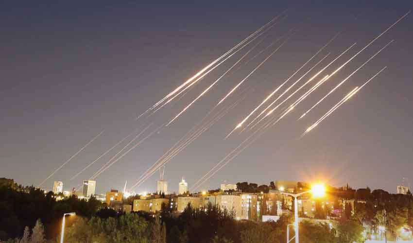 Iran rains missiles onto Israel, mocks Trump's talk of joint control of Hormuz | SAMAA TV