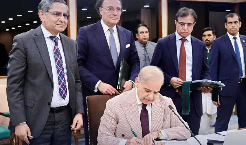 Cabinet approves budget, proposes 7% hike in salaries, pensions