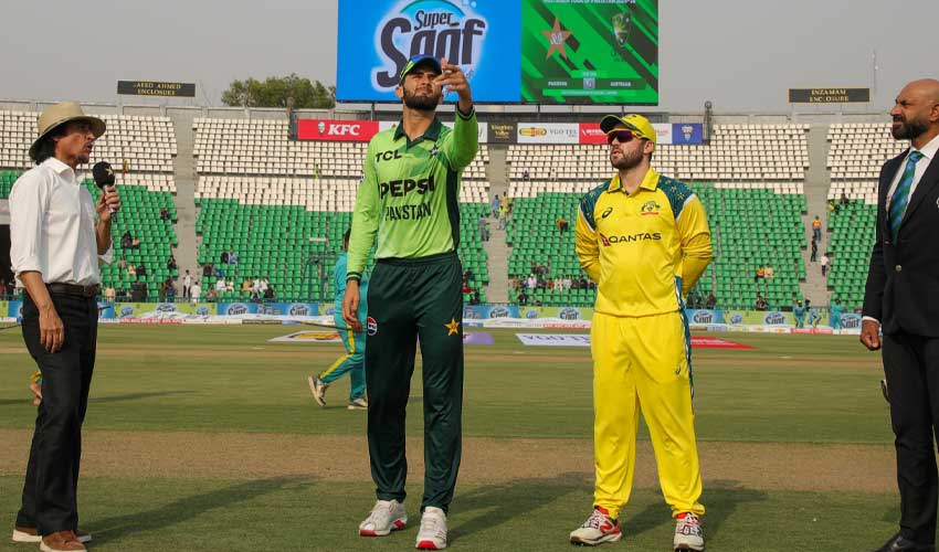 Australia bat first against Pakistan in third ODI